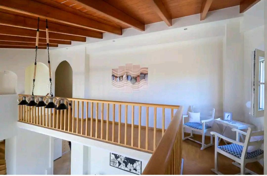 V.a.g.i.a. House